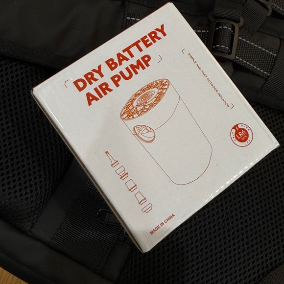 NWOT Vacuum Seal Swiss Lock Black Travel Backpack with Pump - Picture 4 of 14